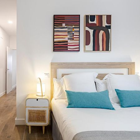Feelathome Castilla Apartments Madrid Exterior photo