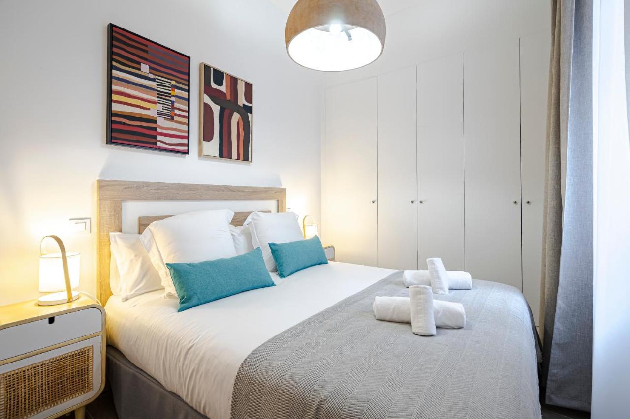 Feelathome Castilla Apartments Madrid Exterior photo