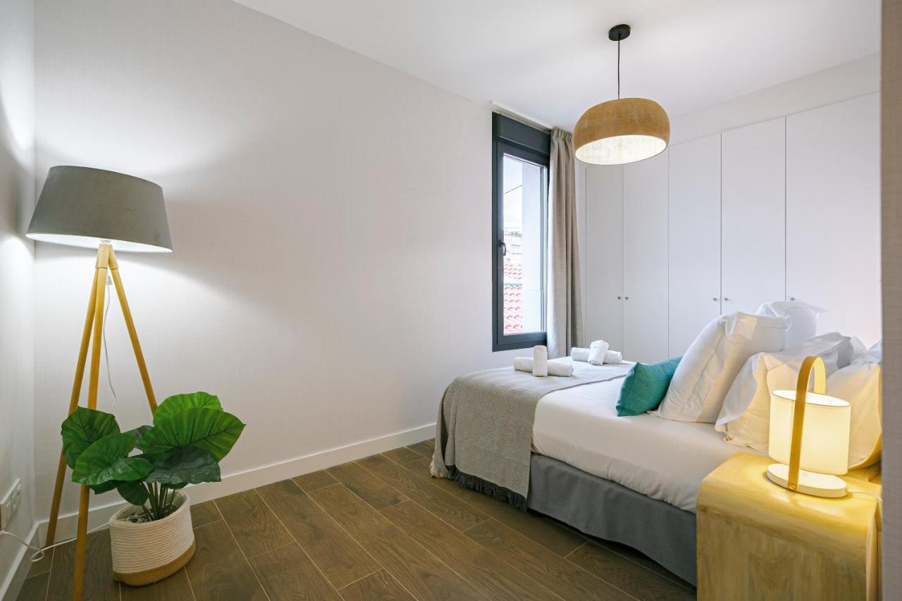 Feelathome Castilla Apartments Madrid Exterior photo